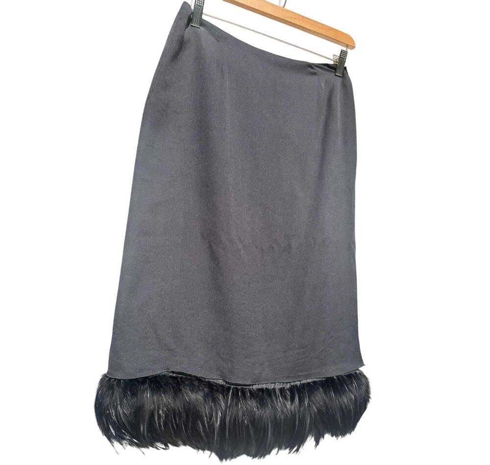 Elegant Black Satin-Lined 100% Silk Skirt - Feather Trim - Size 8